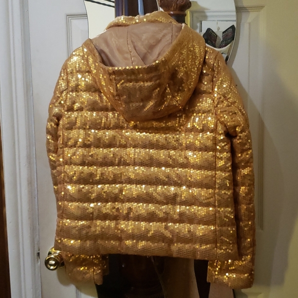 Gorgeous Spring /Fall sequins jacket 😍 👌. - Picture 4 of 8
